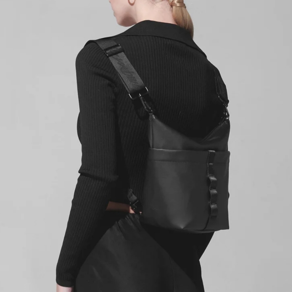 Lambwolf Collective Vegan Leather Convertible Dog Walker Bucket Bag Backpack